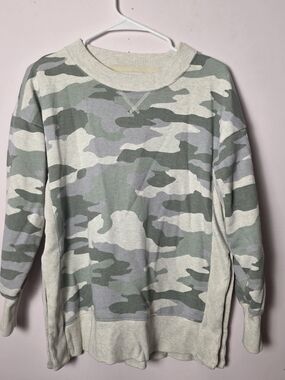 Aerie Camo Sweatshirt XS Soft Crewneck Green Camouflage Cozy Pullover Casual
